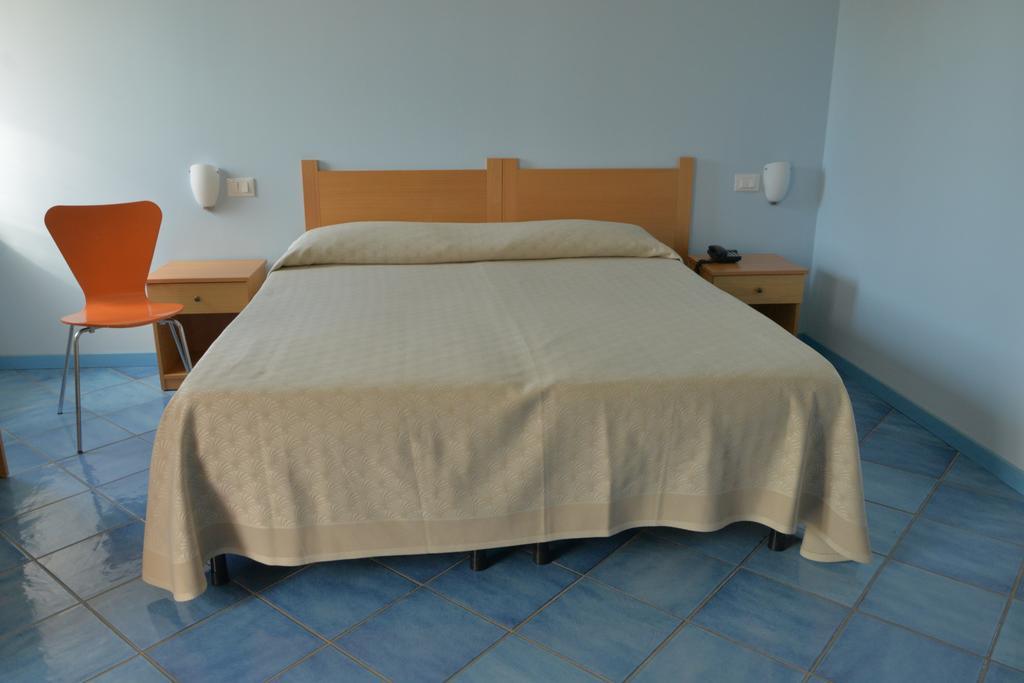 Larus Hotel Санджинето Екстериор снимка