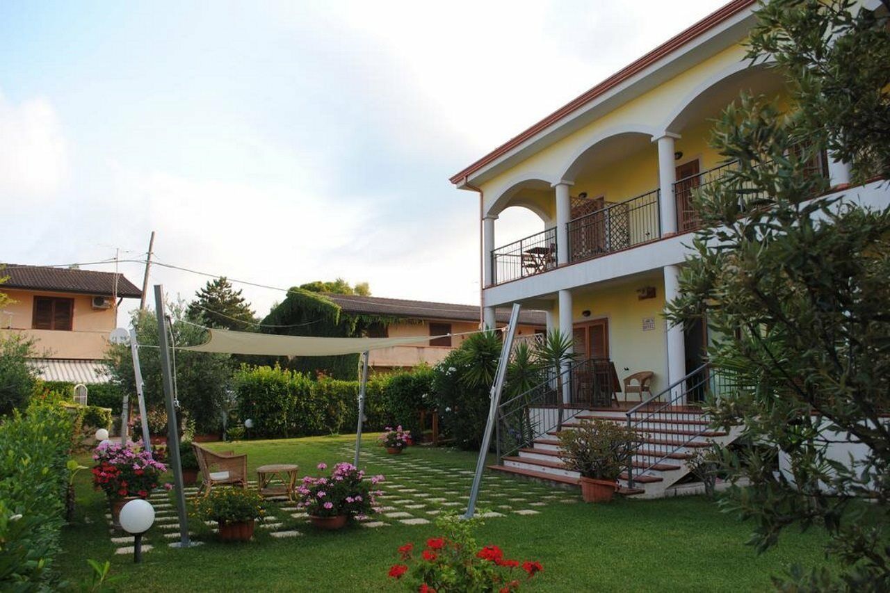 Larus Hotel Санджинето Екстериор снимка